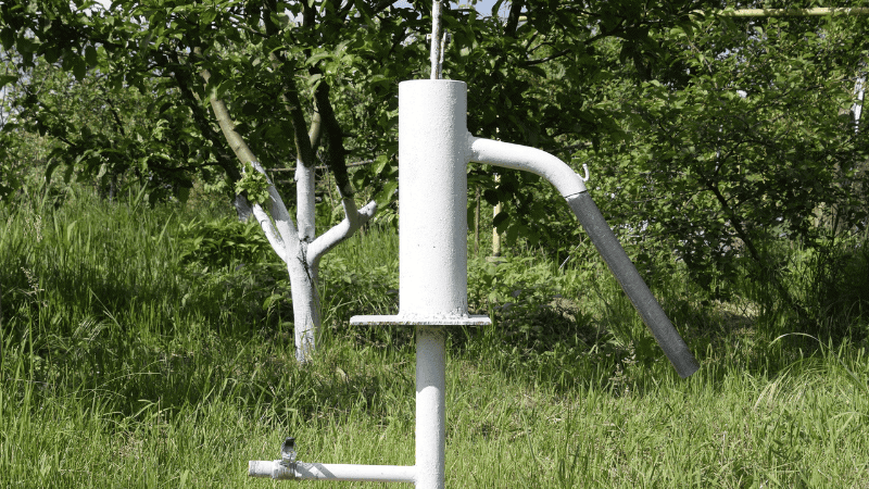 hand pump for pumping water 
