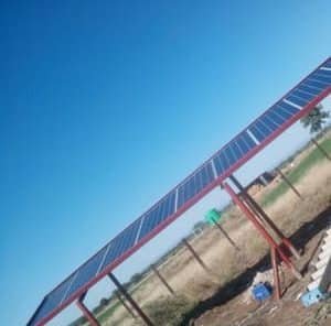 تحسين أنظمة مضخات المياه بالطاقة الشمسية: حساب إجمالي طاقة الذروة للألواح الشمسية