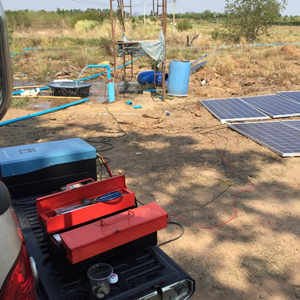 صيانة نظام الري بمضخة المياه بالطاقة الشمسية